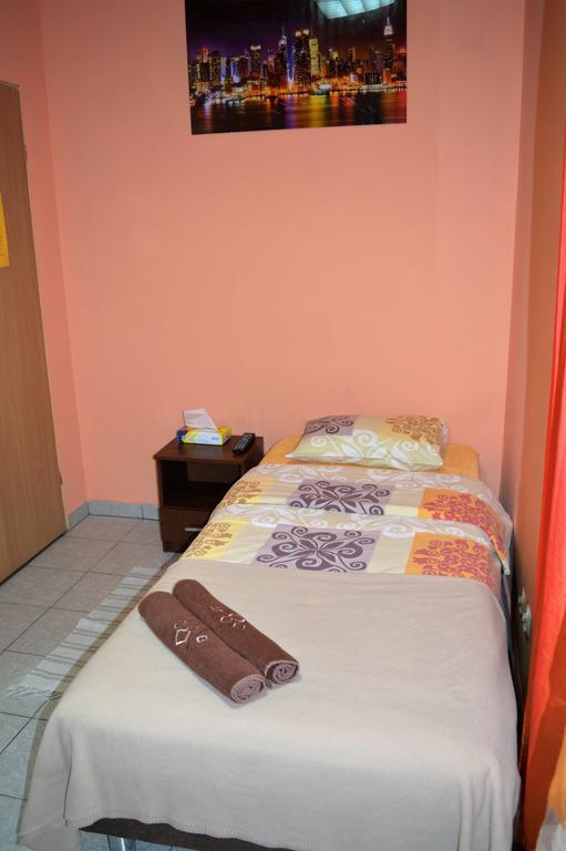 Honey Hostel Cracovia Habitación foto